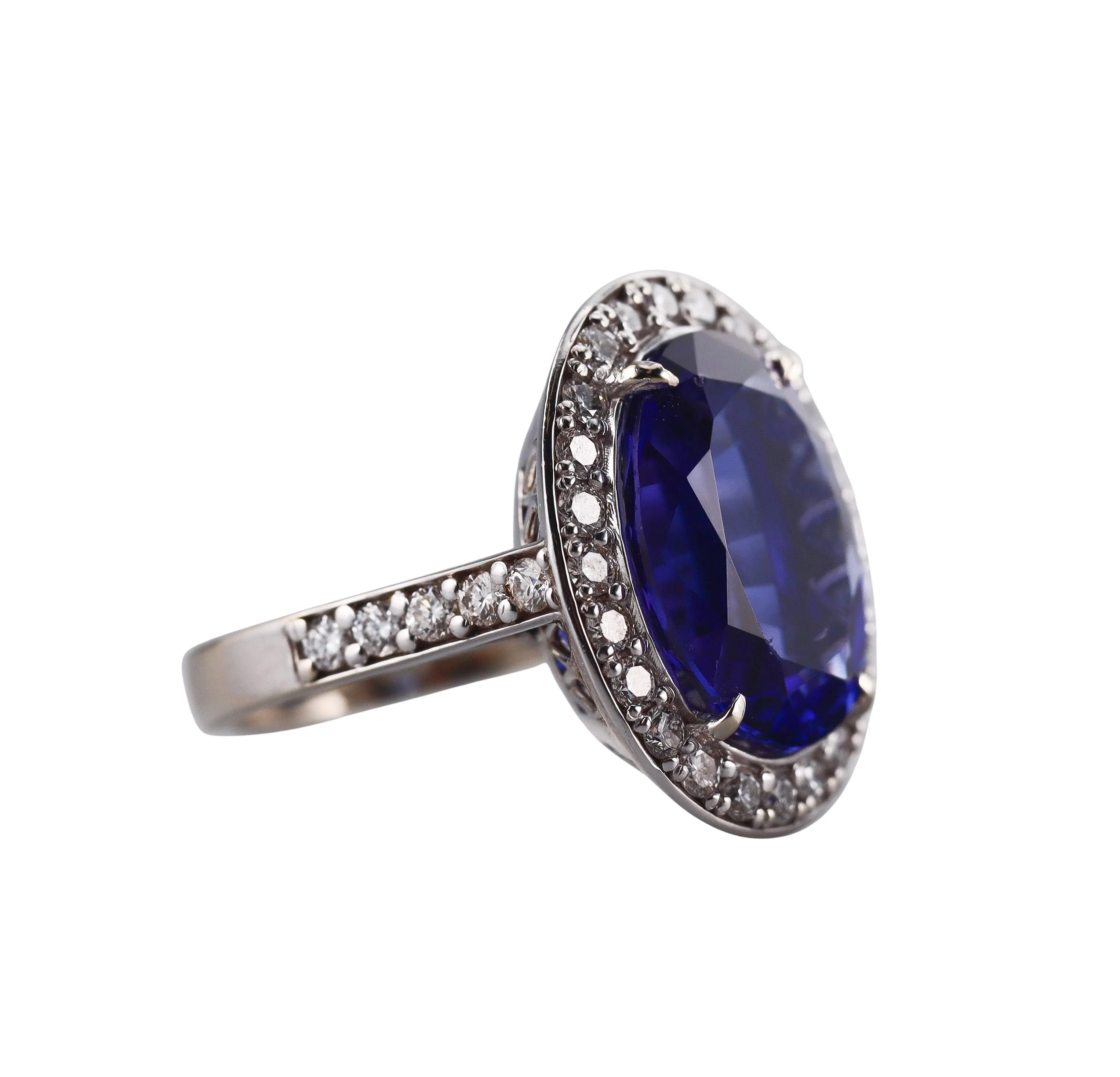 10.76ct Tanzanite Diamond Gold Cocktail Ring