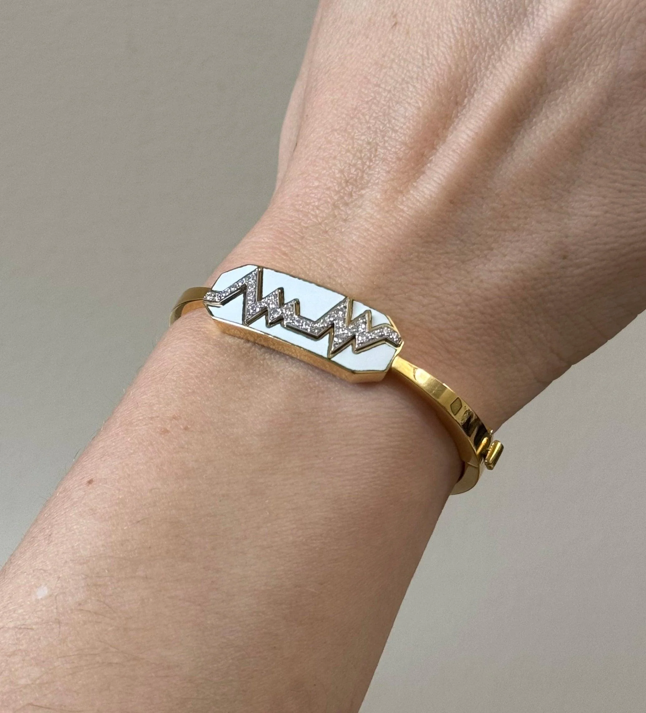 David Webb White Enamel Diamond Gold Platinum Skip Bracelet