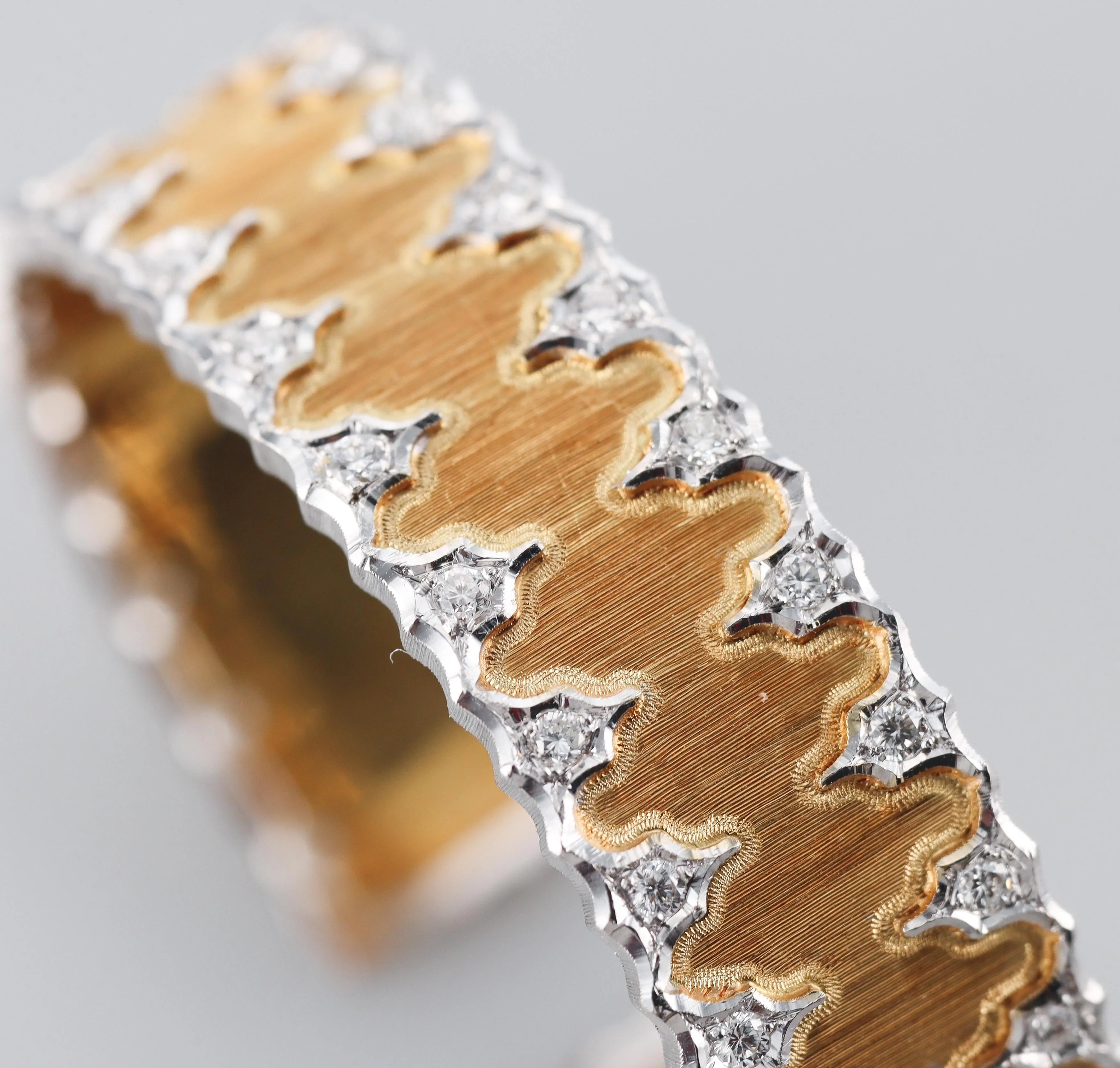 Buccellati Diamond Gold Classic Cuff Bracelet