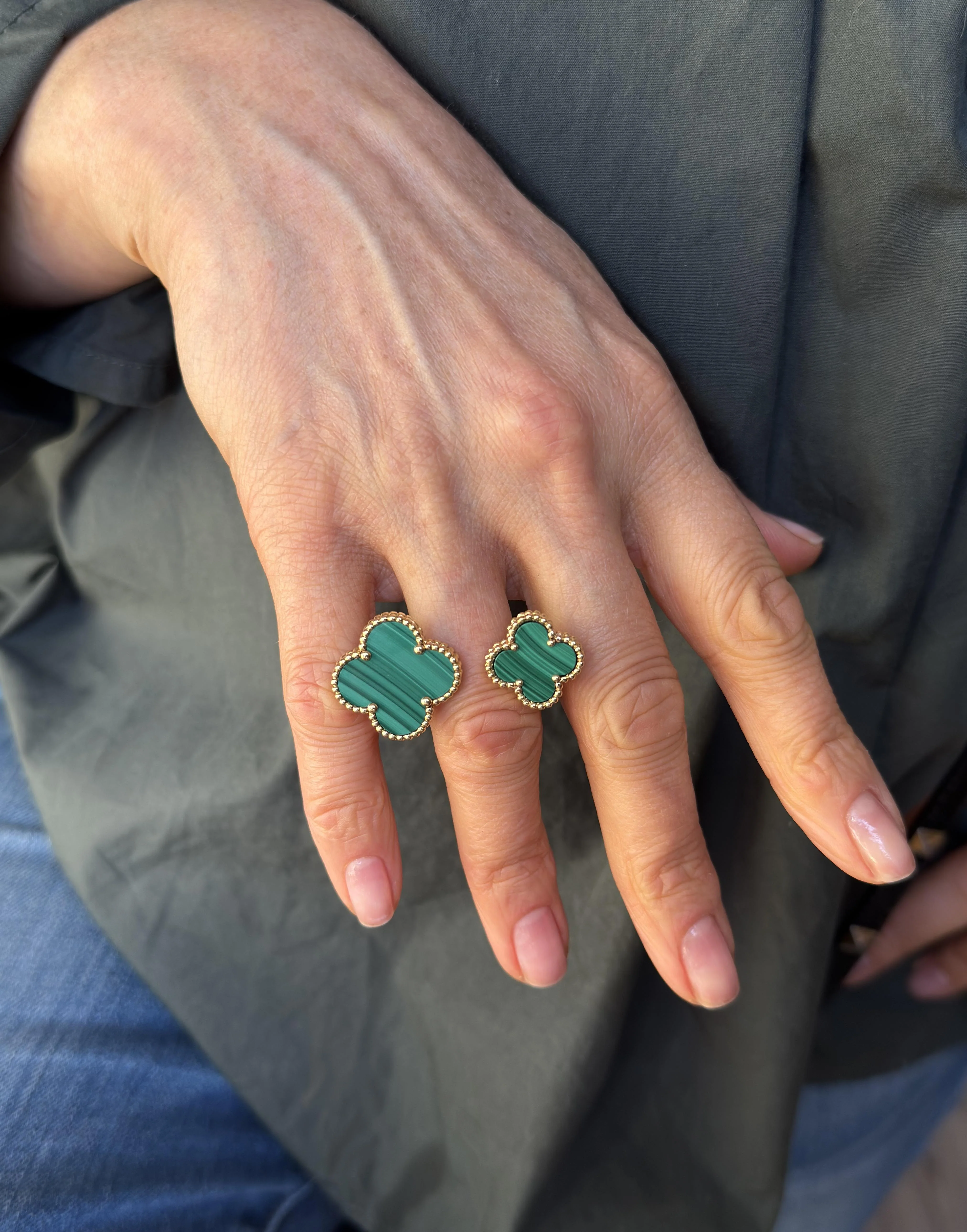 Van Cleef Arpels Magic Alhambra Malachite Gold Between the Finger Ring