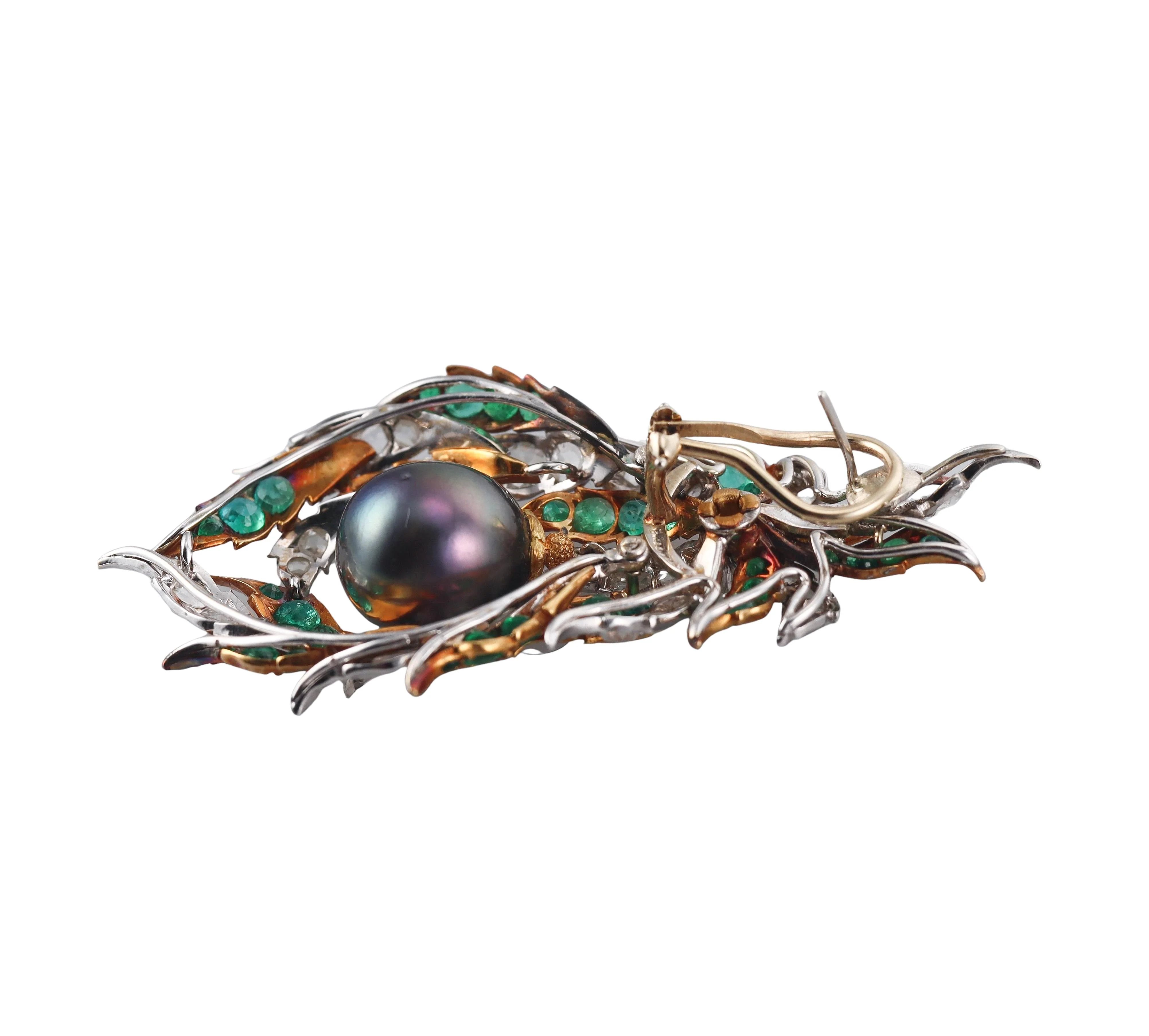 Buccellati Black South Sea Pearl Emerald Diamond Gold Earrings