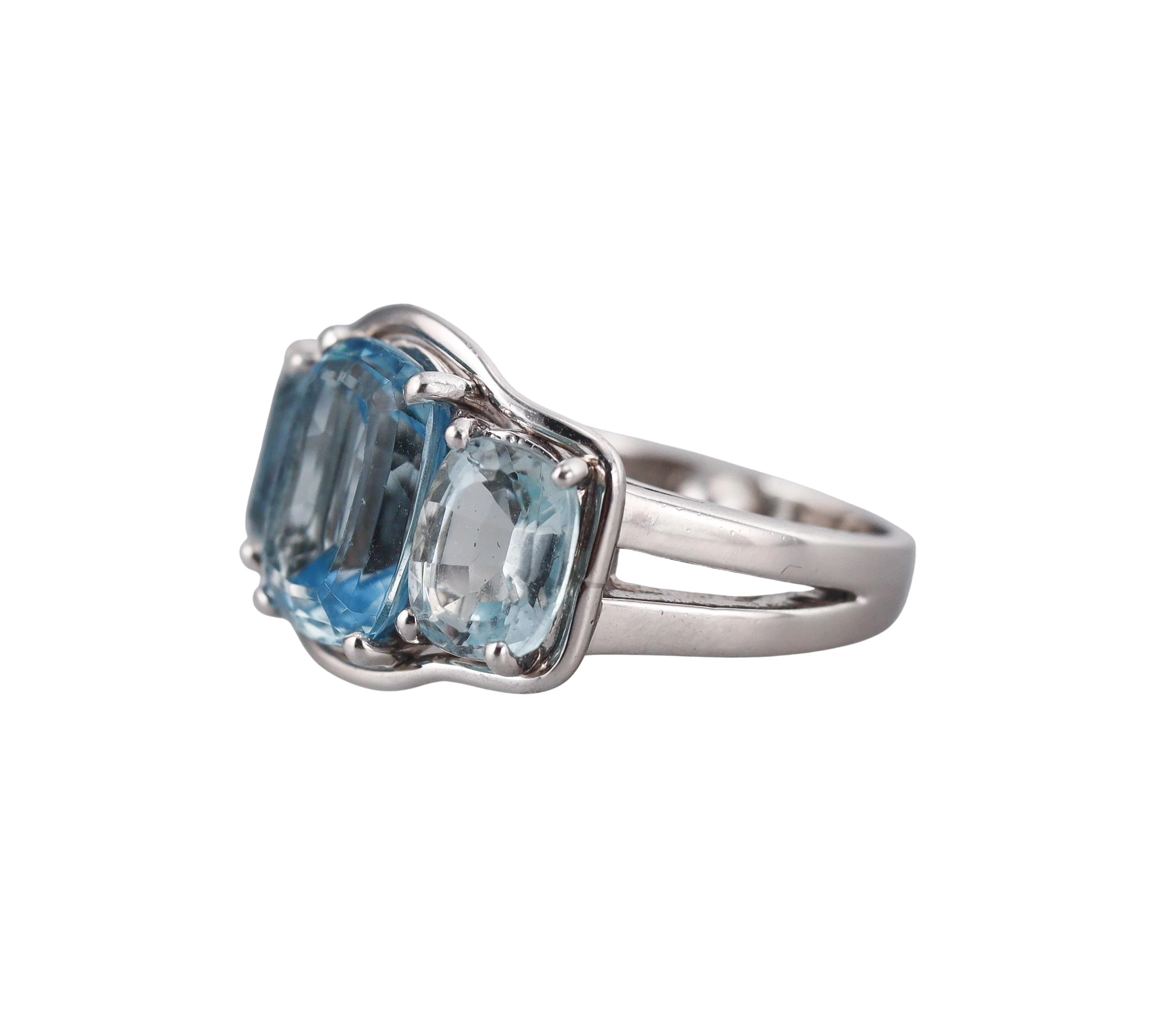 Verdura Aquamarine Gold Three Stone Ring