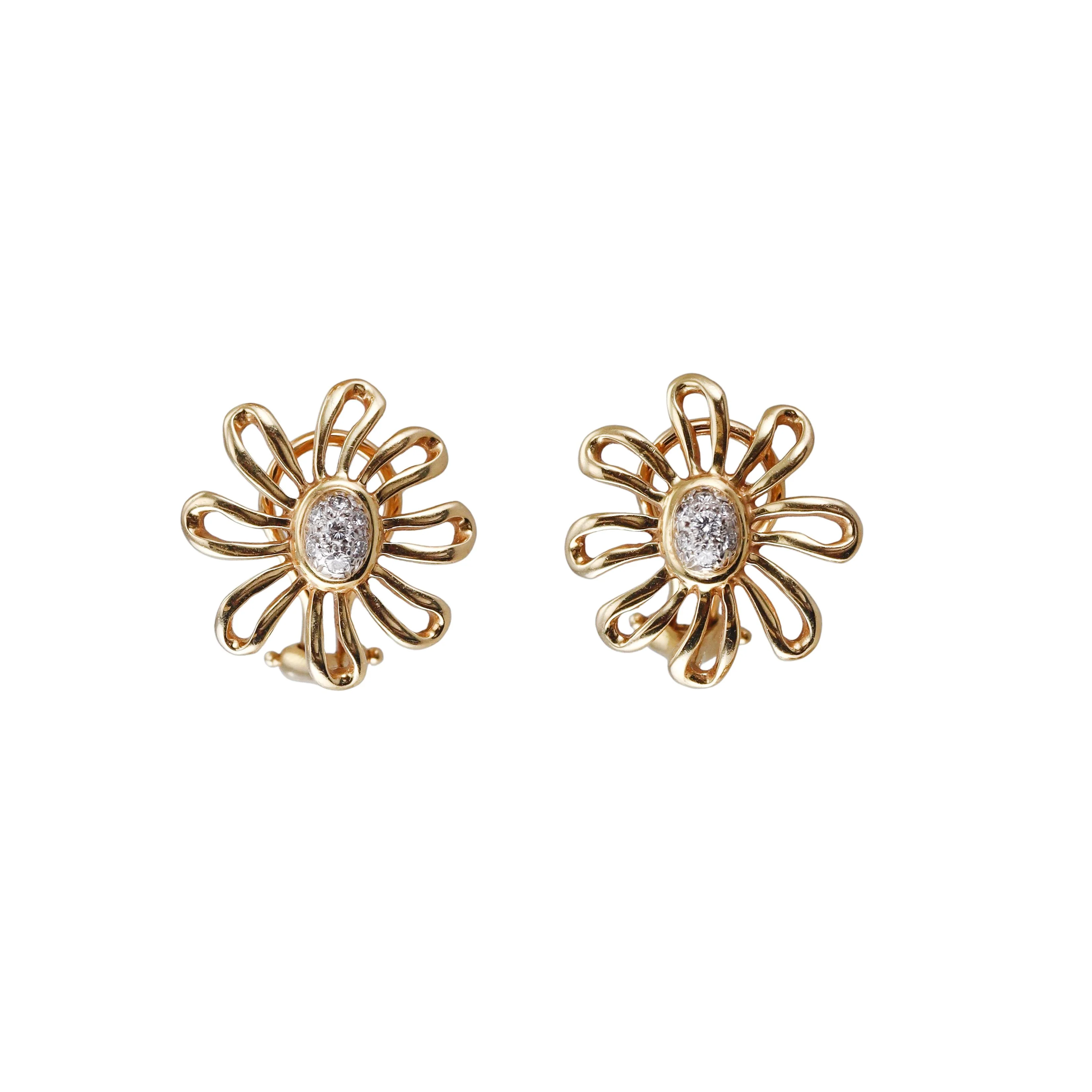 Tiffany  Co Paloma Picasso Diamond Gold Platinum Daisy Flower Earrings