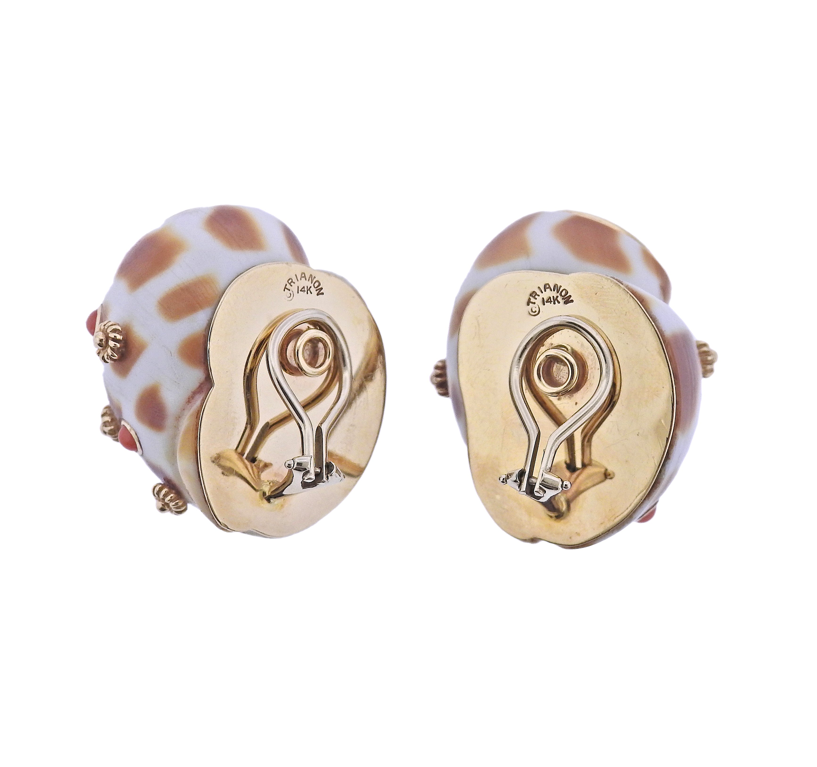 Trianon Vintage Shell Coral Gold Earrings